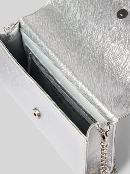 Produktfoto, silberne Clutch / Abendtasche mit Logo-Detail Modell 'DIVINA' von Valentino Bags, glatte Oberfläche, Damen Accessoire