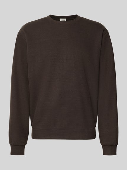 Produktfoto, pullover met ronde hals Model 'KARIO' van DRYKORN in donkerbruin, materiaalmix met katoen, los model, elastische boordjes, ruglengte maat M 70 cm, mouwlengte maat M 64 cm