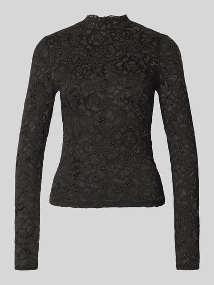 Produktfoto, schwarzes Slim Fit Longsleeve aus floraler Spitze Modell 'Lacey' von YAS, elastischer Material-Mix, semitransparentes Design