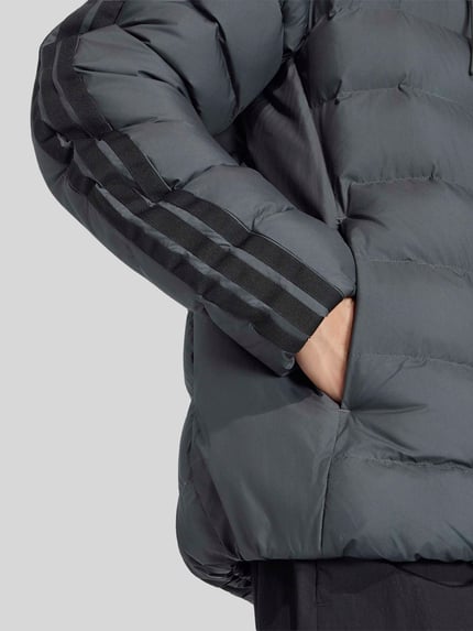 adidas Sportswear Regular Fit Steppjacke mit Kapuze Anthrazit 5