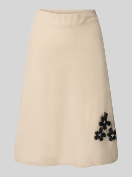 Knielanger Strickrock mit Stitchings und Perlen Shop The Look MANNEQUINE