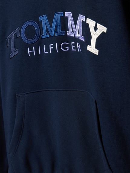 Produktfoto, granatowy Boyfriend Fit Hoodie aus Baumwoll-Mix von Tommy Hilfiger Teens, jednolita faktura dresowa, logo wyszywane