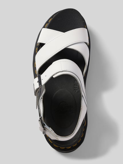 Produktfoto, Sandalette aus Leder Modell 'Voss II' von Dr. Martens in Weiß mit Riemen, Dornschließe, Gummisohle, Absatzhöhe 6 cm, Damen