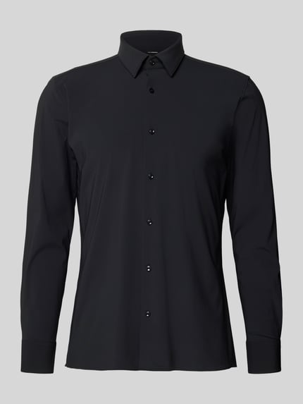 Produktfoto, schwarzes Slim Fit Businesshemd mit Kentkragen Modell 'P-HANK-S' von BOSS aus Performance-Stretch-Jersey, unifarben