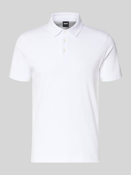 Produktfoto, Poloshirt mit Brand-Schriftzug von BOSS in Weiß, Reine Baumwolle, Regular-Fit, kurzer Ärmel, Polokragen, tonaler Schriftzug.