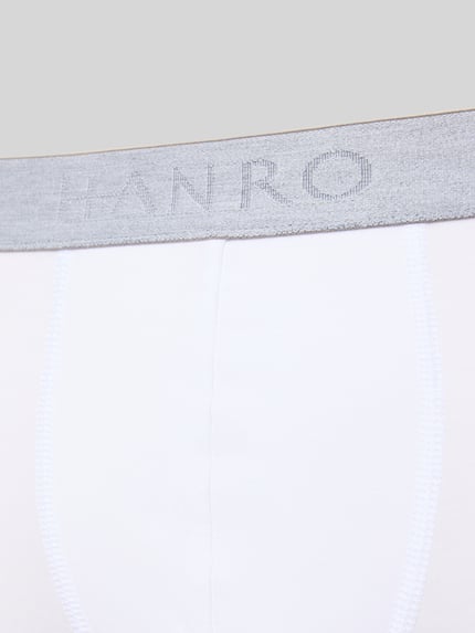 Produktfoto, Trunks mit Label-Details im 2er-Pack von Hanro aus Baumwoll-Elasthan-Mix mit elastischem Bund, körpernaher Schnitt, weiße Farbe.