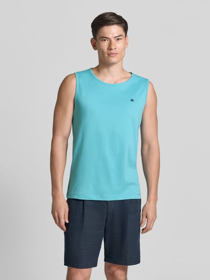 Männermodel trägt turquoise tanktop met ronde hals en logoprint, puur katoen, regular fit, ruglengte maat M 69 cm, Tanktop met Rundhalsausschnitt en Logo-Print van Lerros, Ganzkörperansicht van voren.