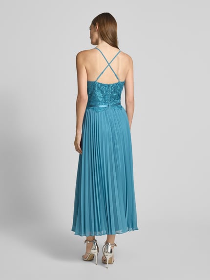 VM by Vera Mont Cocktailkleid mit Spitzenbesatz und Plisseefalten Hellblau 5