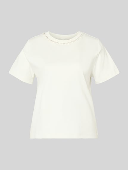 Produktfoto, T-Shirt mit Perlen und Ziersteinbesatz von Christian Berg Woman, bawełna, krój regular fit, okrągły dekolt, długość tyłu 53 cm w rozmiarze S, kolor biały, faktura gładka