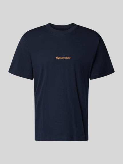 Produktfoto, dunkelblaues T-Shirt mit Label-Stitching Modell 'NORREBRO' von Jack & Jones, reine Baumwolle, Regular Fit, strukturierte Oberfläche