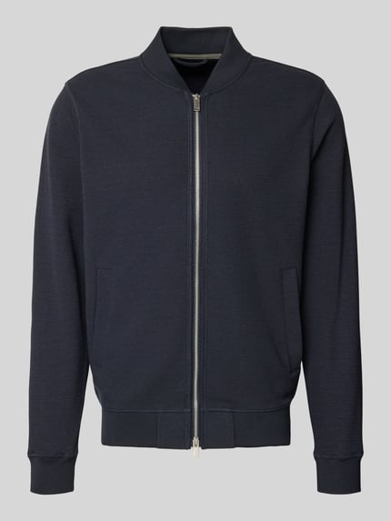 Produktfoto, Sweatjacke mit Stehkragen von Christian Berg Men in Dunkelblau, Baumwoll-Materialmix, gerader Schnitt, seitliche Taschen, gerippte Abschlüsse.