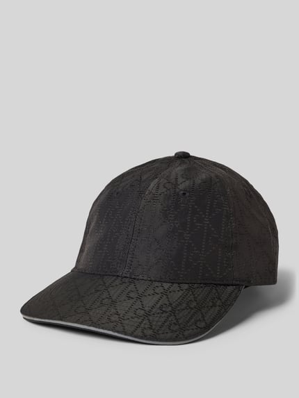 Produktfoto, czarna czapka z daszkiem Basecap mit verstellbarem Verschluss von CK Calvin Klein, otwory wentylacyjne, regulowane zapięcie, subtelna tekstura.