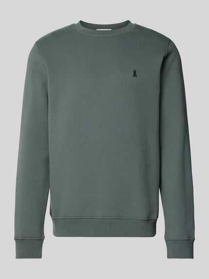 Produktfoto, Regular Fit Sweatshirt aus reiner Bio Baumwolle Modell 'BAARO FLEECE' von Armedangels in Optik: Unifarben, Crew Neck, Logo-Detail, Materialverarbeitung: Sweat.