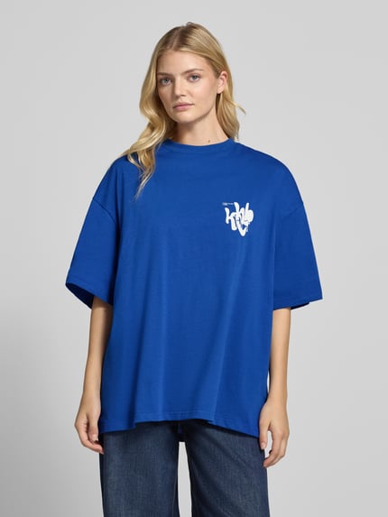 Karo Kauer T-shirt oversize z nadrukiem z logo marki Królewski niebieski 4