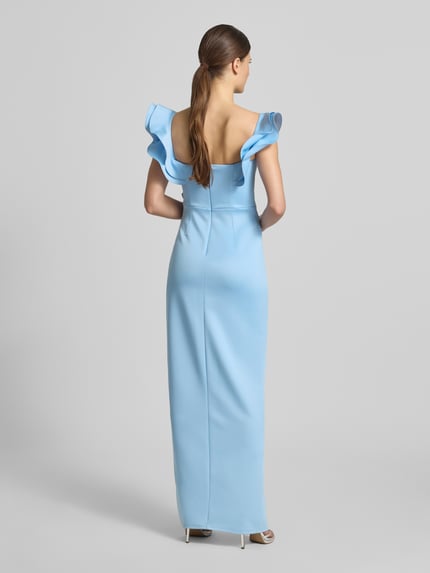 Vrouwenmodel draagt Slim Fit Maxikleid mit Gehschlitz van Lipsy in lichtblauw, elastische materiaalmix, mouwloos design, geplooide details, loopsplit, ruglengte maat 36: 34 cm, borstwijdte maat 36: 40 cm, geheel effen structuur, rugaanzicht.