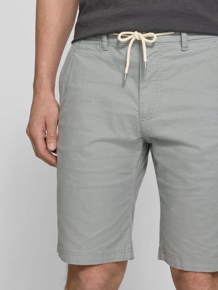 s.Oliver RED LABEL Regular Fit Chinoshorts aus Baumwoll-Mix Modell 'PHOENIX' Hellgrau 3