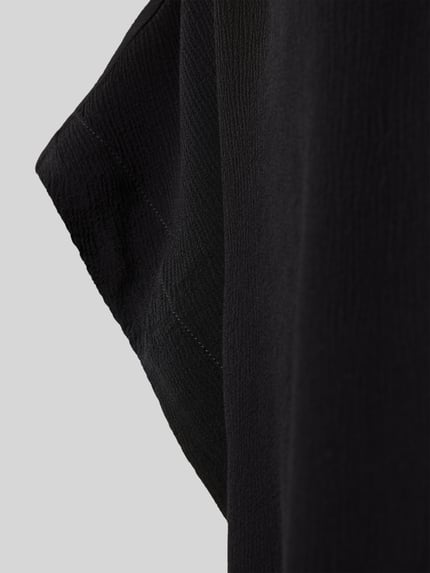 Productfoto, zwarte loose fit tuniek uit zuiver viscose met crêpe structuur, Model 'DOUBLE B' van BOSS, look: effen, detailopname