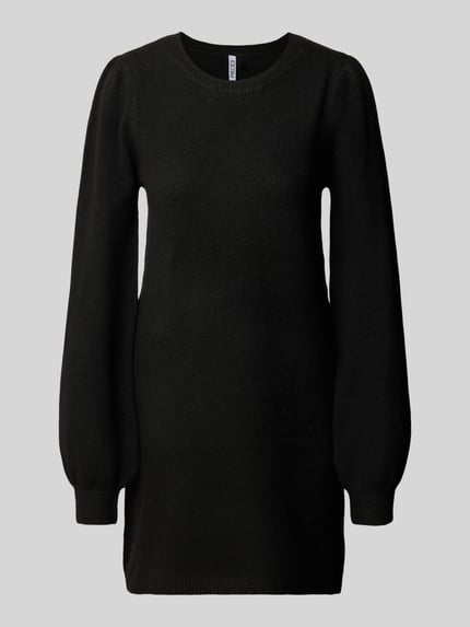 Produktfoto, schwarzes Strickkleid mit Puffärmeln von PIECES in Melange-Strickoptik, Rundhals, Mini-Länge, gerippte Abschlüsse.