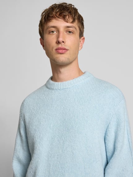 JACK & JONES Sweter z dzianiny z prążkowanymi wykończeniami model ‘LIVERPOOL’ Jasnoniebieski 3
