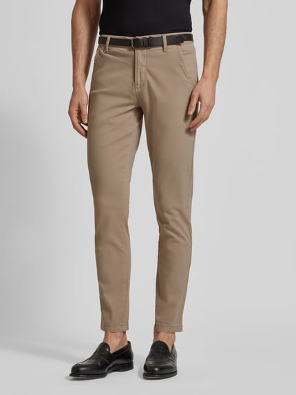 Lindbergh Chino w kroju regular fit z paskiem Piaskowy 4
