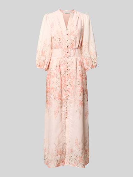 Produktfoto, Maxikleid mit Serafinokragen Modell 'Stellar' von Neo Noir in zarten Rosa- und Cremetönen, florales Muster, taillierter Schnitt, Knopfleiste, Ballonärmel, Rückenlänge bei Größe 36: 132 cm, Brustweite 47 cm, Ärmellänge 48 cm