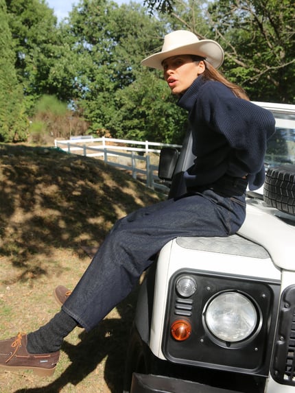 Style Icon Collection Jeansy z niebieskiego denimu o nowoczesnym kroju barrel z wysokim stanem Jeansowy niebieski 6