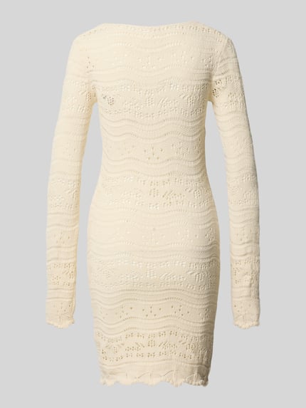 Productfoto, knielang gebreid jurkje met korte knoopsluiting Model 'ILANY' van MC2 Saint Barth, katoen, slim fit, ronde hals, crèmekleur, golvende structuur