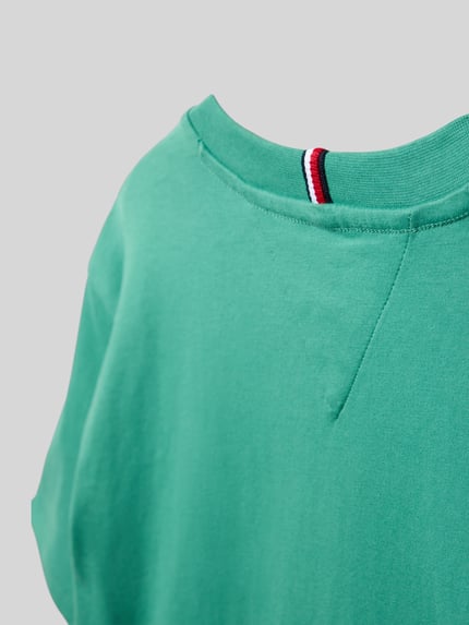 Productfoto, Regular Fit T-shirt uit puur katoen van Tommy Hilfiger Teens, look: effen kleuren, labelprint, logostitching, korte mouw, ronde hals