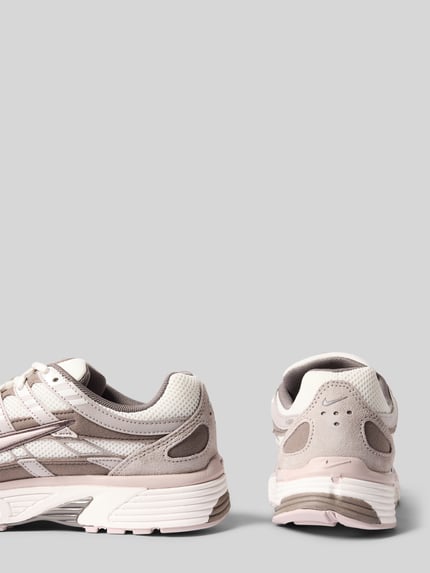 Nike Sneaker mit Logo-Stitching Modell 'P-6000' Hellgrau 2
