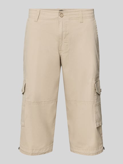 Produktfoto, Capri Cargo Pants mit Pattentaschen von bugatti, mieszanka bawełny z dodatkiem streczu, krój straight fit, zapięcie na guzik i zamek błyskawiczny, wpuszczane kieszenie francuskie, boczne kieszenie z patką i guzikiem, dół z troczkiem, kieszenie z tyłu, szerokość w rozmiarze 50: 46 cm, długość wewnętrzna nogawki w rozmiarze 50: 41 cm, beżowy kolor, lekko połyskująca tekstura