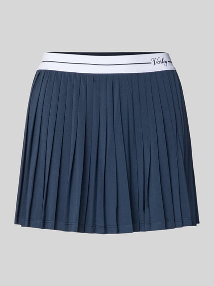 Minirock mit integrierten Shorts Modell 'Clemency' Shop The Look MANNEQUINE