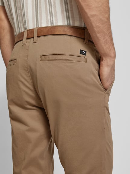 Tom Tailor Denim Chinosy o kroju slim fit z paskiem Camel 3