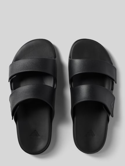 Produktfoto, Badeschuhe mit Label-Prägung Modell 'ZNCAPE SANDAL' von adidas Sportswear, unifarben, Peep Toe, płaska podeszwa, otwarty, strukturyzowana podeszwa