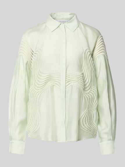 Produktfoto, Regular Fit Bluse mit verdeckter Knopfleiste Modell 'MOLLY' von Copenhagen Muse, krój regular fit, kołnierzyk koszulowy, długość tyłu w rozmiarze S: 67 cm, długość rękawów w rozmiarze S: 76 cm, jasny pastelowozielony, ozdobne przeszycia, gładka tekstura