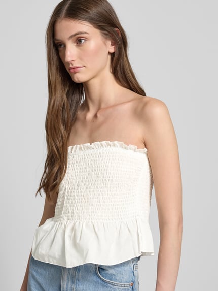 ONLY Top krótki o kroju slim fit z czystej bawełny model ‘KATIE’ Złamany biały 3