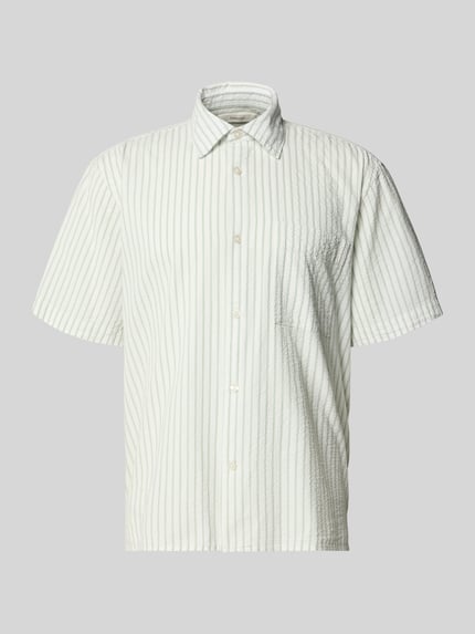 Produktfoto, Relaxed Fit Freizeithemd aus reiner Baumwolle Modell 'STUART' von SELECTED HOMME, białe w pionowe zielone paski, faktura seersucker