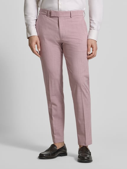 Mannenmodel draagt Anzughose mit Bügelfalte Modell 'Beppe' van CINQUE in roze, straight fit, katoenmix, Franse steekzakken, bandwijdte 47 cm, binnenbeenlengte 77 cm, detailopname voorkant.