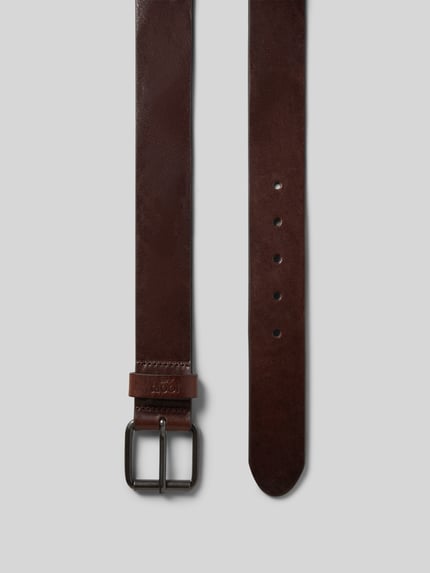 Produktfoto, Gürtel mit Dornschließe und Label-Detail von JOOP! Collection in Braun, klassische Form, 4 cm Breite, glatte Textur