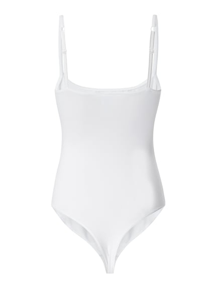 Produktfoto, Slim Fit Body mit Logo-Patch von Skiny aus elastischem Baumwoll-Mix, Spaghettiträger, Druckknopfverschluss, weiß.