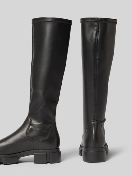 Produktfoto, Stiefel aus Leder-Mix mit Logo-Detail von Copenhagen, mieszanka skóry, zaokrąglony czubek, detal z logo, profilowana podeszwa, wysokość obcasa: 4 cm, wysokość cholewki: 43 cm, szerokość w rozmiarze 40: 18 cm, czarny, gładka tekstura