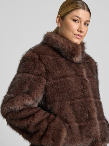 PETITE M. Jacke aus Kunstfell mit Steppnähten Dunkelbraun 3