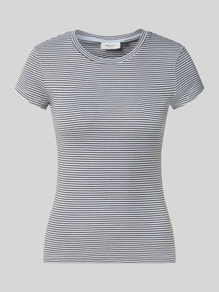 Produktfoto, Skinny Fit T-Shirt aus Baumwoll-Mix von Gina Tricot mit feinen schwarzen und weißen Streifen, Rundhalsausschnitt, Kurzarm, schmale Passform, Rückenlänge 54 cm bei Größe S.