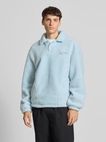 Karl Kani Teddyfell Sweatshirt mit Umlegekragen und Knopfleiste Hellblau 4