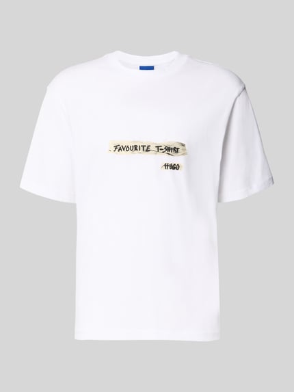Produktfoto, weißer Stoff, schwarze Aufschrift, runder Halsausschnitt, glatte Textur, Regular Fit T-Shirt aus reiner Baumwolle Modell 'Naxter' von HUGO, Męski t-shirt od HUGO Blue