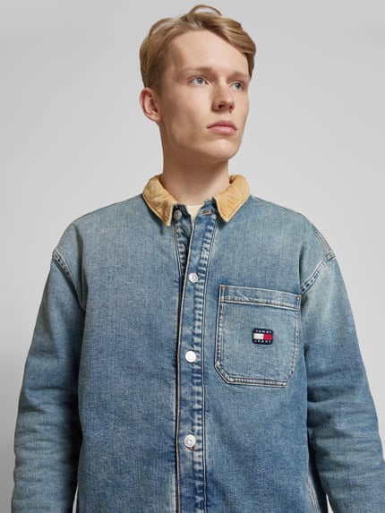 Tommy Jeans Kurtka jeansowa z nakładaną kieszenią na piersi model ‘COACH’ Jeansowy niebieski 3