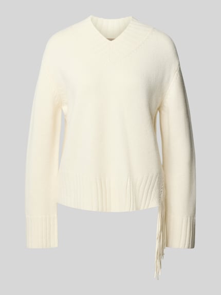 Produktfoto, Strickpullover aus Wolle mit Fransen Model 'Eshala Fringe' van MOS MOSH, Dames wollen trui, zuiver wol, regular fit, V-hals, franjes, ruglengte maat S 55 cm, mouwlengte maat S 60 cm, effen crème, zachte textuur, fijne ribgebreide boorden