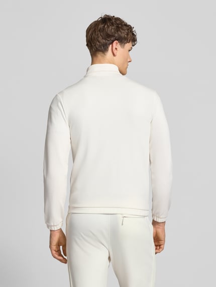 Męski model nosi Slim Fit Tracksuit mit Logo-Stitching Modell 'Egeo' von SERGIO TACCHINI, kolor biały, mieszanka bawełny, wyhaftowane logo, stójka, zamek błyskawiczny, elastyczne wykończenia, szerokość w rozmiarze M: 42 cm, długość tyłu w rozmiarze M: 64 cm, szerokość ramion w rozmiarze M: 46 cm, długość rękawów w rozmiarze M: 67 cm, długość wewnętrzna nogawki w rozmiarze M: 73 cm, widok całej sylwetki z tyłu