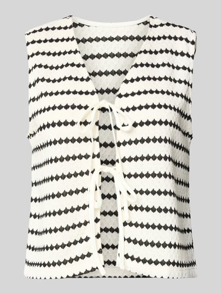 Produktfoto, Regular Fit Weste mit Baumwoll-Anteil Modell 'EVA LIFE' von Only, Optik: Allover-Muster, V-Ausschnitt, Bindeband, Strick, kontrastreiche Streifen in Schwarz-Weiß, glatte Textur