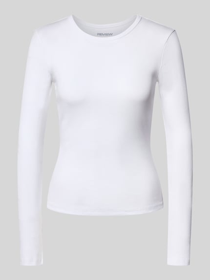 Produktfoto, Longsleeve mit Rundhalsausschnitt von REVIEW in Weiß, eng anliegender Schnitt aus Baumwoll-Mix mit Ripp-Struktur, 53 cm Rückenlänge.