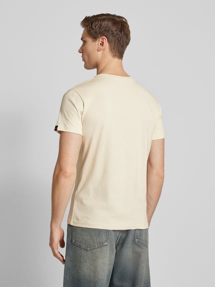 Alpha Industries T-shirt z nadrukiem z logo Złamany biały 5